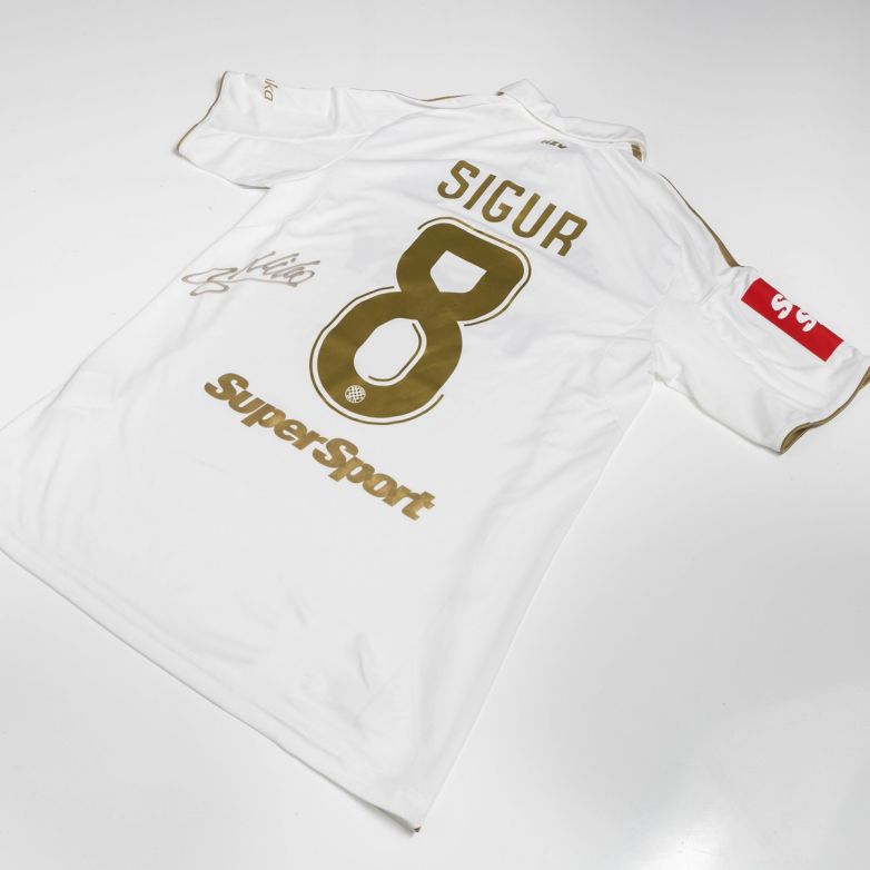 Matchworn dres – Niko Kristian Sigur (br. 8): Dinamo- Hajduk 2:0, 09.05.2026.
